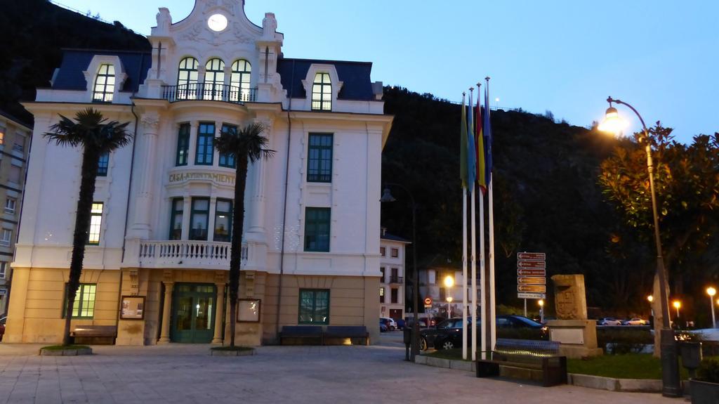Pension Oria Luarca Exterior foto